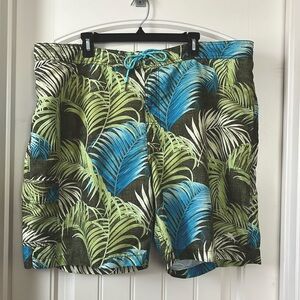 Men’s swim trunks